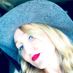 Meet your Posher, Yelena